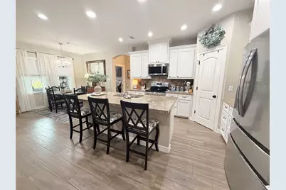 429 Twin Lakes Boulevard W, West Columbia, TX 77486 - Photo 3