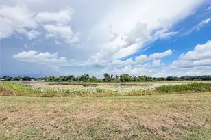 429 Twin Lakes Blvd W, West Columbia, TX 77486 - Photo 7