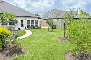 429 Twin Lakes Blvd W, West Columbia, TX 77486 - Photo 3