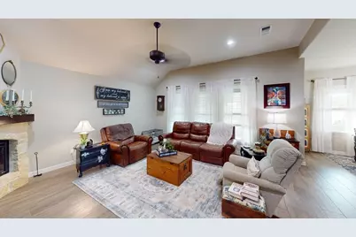 429 Twin Lakes Boulevard W, West Columbia, TX 77486 - Photo 7