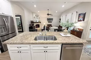 429 Twin Lakes Blvd W, West Columbia, TX 77486 - Photo 13