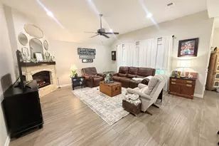 429 Twin Lakes Blvd W, West Columbia, TX 77486 - Photo 11
