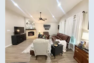 429 Twin Lakes Boulevard W, West Columbia, TX 77486 - Photo 9