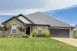 429 Twin Lakes Blvd W, West Columbia, TX 77486 - Photo 1