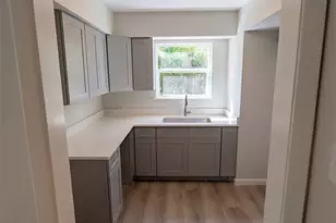 8806 Ilona Ln, Houston, TX 77025 - Photo 3