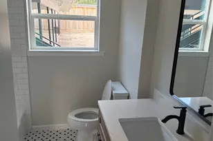 8806 Ilona Ln, Houston, TX 77025 - Photo 11