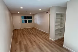 8806 Ilona Ln, Houston, TX 77025 - Photo 15