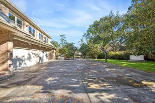 223 Heritage Oaks Ln, Houston, TX 77024 - Photo 39