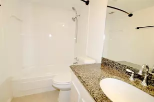 2121 Fountain View Dr, Houston, TX 77057 - Photo 5