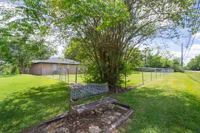 6811 Cemetary Road, Manvel, TX 77578 - Photo 15