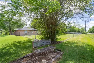 6811 Cemetary Rd, Manvel, TX 77578 - Photo 15