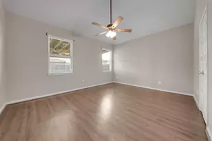 411 Walnut Branch Dr, Baytown, TX 77523 - Photo 9