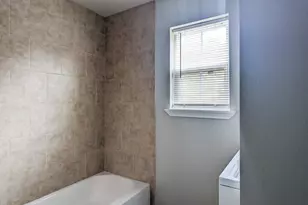 1000 Foster Dr, Conroe, TX 77301 - Photo 7