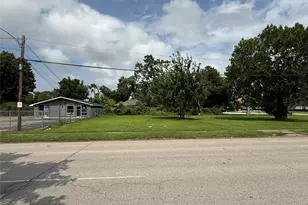 2112 Lockwood Dr, Houston, TX 77020 - Photo 1