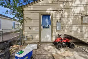 6038 Belmark St, Houston, TX 77033 - Photo 13