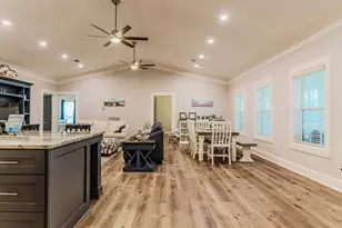 837 Wightman St, Matagorda, TX 77457 - Photo 17