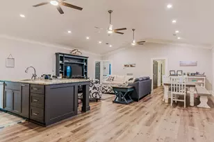 837 Wightman St, Matagorda, TX 77457 - Photo 7