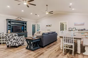 837 Wightman St, Matagorda, TX 77457 - Photo 19