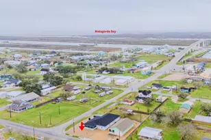 837 Wightman St, Matagorda, TX 77457 - Photo 3