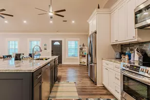 837 Wightman St, Matagorda, TX 77457 - Photo 11