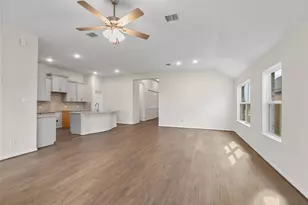 807 Evergreen Frst Ln, Rosharon, TX 77583 - Photo 13