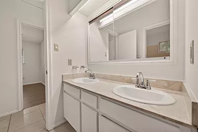 8807 Langdon Lane, Houston, TX 77036 - Photo 37