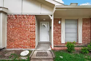 8807 Langdon Ln, Houston, TX 77036 - Photo 5
