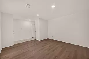 8807 Langdon Ln, Houston, TX 77036 - Photo 9