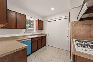 8807 Langdon Ln, Houston, TX 77036 - Photo 19
