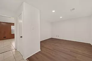 8807 Langdon Ln, Houston, TX 77036 - Photo 7