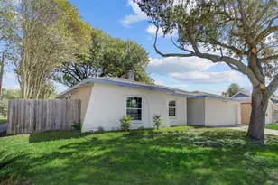 10403 Stockman Ln, Sugar Land, TX 77498 - Photo 5