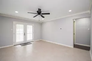 13306 Innshire Ln, Houston, TX 77045 - Photo 7