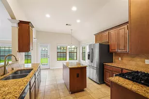2310 Shadow Canyon Ct, Pearland, TX 77584 - Photo 15