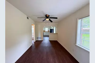 214 Crawford Street, Huntsville, TX 77340 - Photo 3