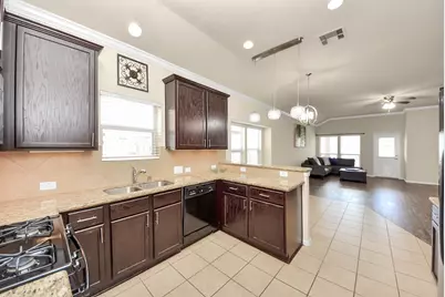 6611 Hawkins Hill Lane, Dickinson, TX 77539 - Photo 7