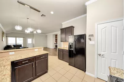 6611 Hawkins Hill Lane, Dickinson, TX 77539 - Photo 11