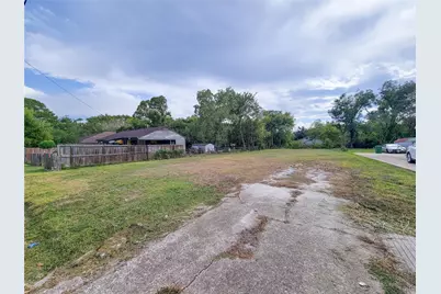 5320 Carmen Street, Houston, TX 77033 - Photo 11