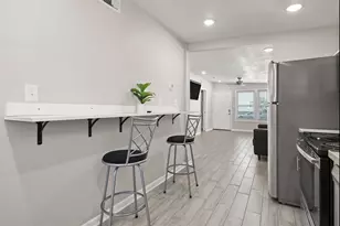 1028 Avenue K, Galveston, TX 77550 - Photo 3