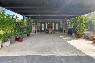 308 Bayside Dr, Anahuac, TX 77514 - Photo 3