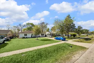 218 Victoria Dr, Houston, TX 77022 - Photo 1
