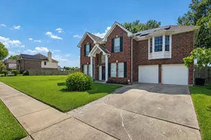 2412 N Mission Cir, Friendswood, TX 77546 - Photo 3