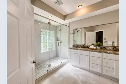 2412 N Mission Circle, Friendswood, TX 77546 - Photo 25
