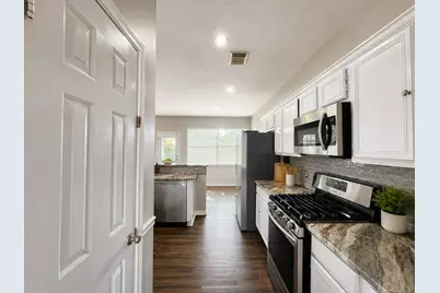 2412 N Mission Circle, Friendswood, TX 77546 - Photo 7