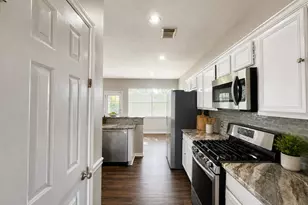 2412 N Mission Cir, Friendswood, TX 77546 - Photo 7