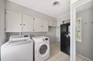 2303 Perryman Ave, Palacios, TX 77465 - Photo 13