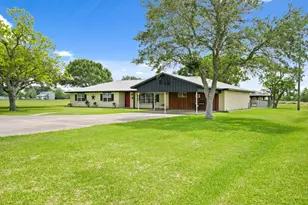 2303 Perryman Ave, Palacios, TX 77465 - Photo 29