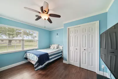 2303 Perryman Avenue, Palacios, TX 77465 - Photo 17