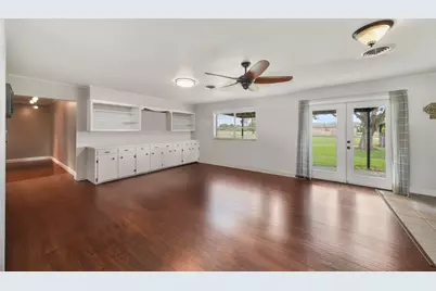 2303 Perryman Avenue, Palacios, TX 77465 - Photo 21
