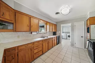 2303 Perryman Ave, Palacios, TX 77465 - Photo 11