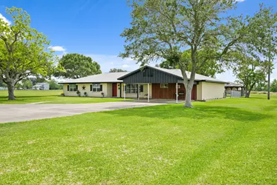 2303 Perryman Avenue, Palacios, TX 77465 - Photo 1